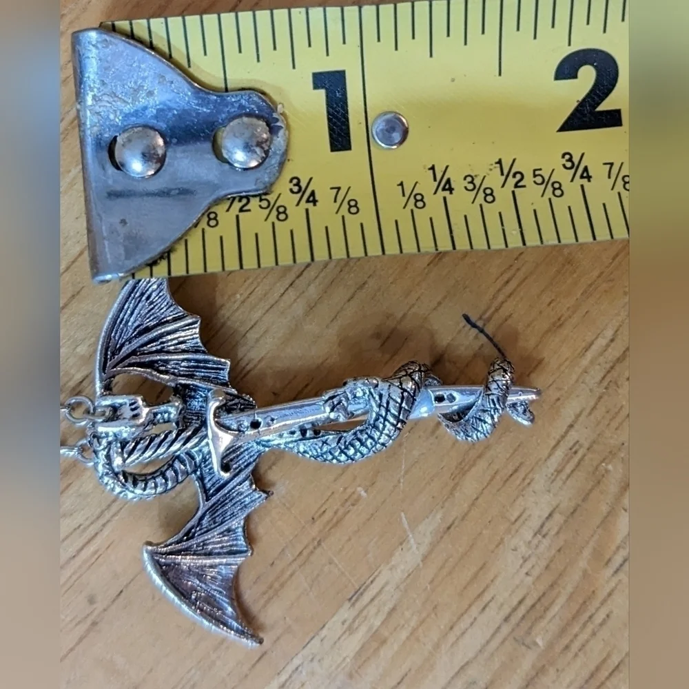 New 1pc Winged Dragon With Silver Colored Sword Necklace, T5B4A